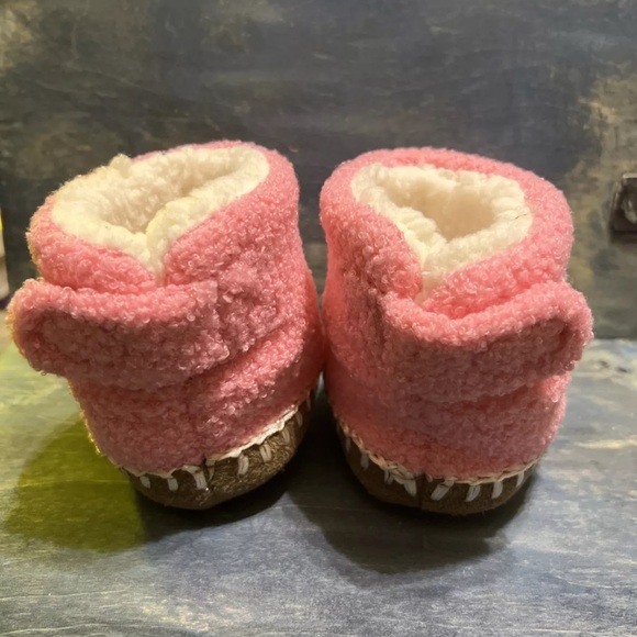 NWOT Hanna Andersson KITTY CAT
FAUX FUR CRITTER SLIPPERS 7-8 - Picture 3 of 3